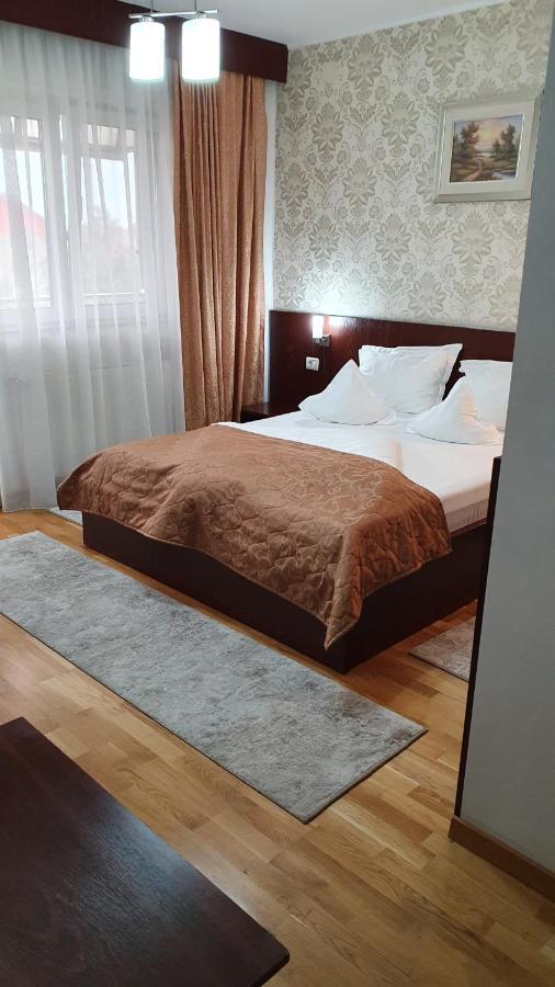 Pensiunea Select Arad Zewnętrze zdjęcie